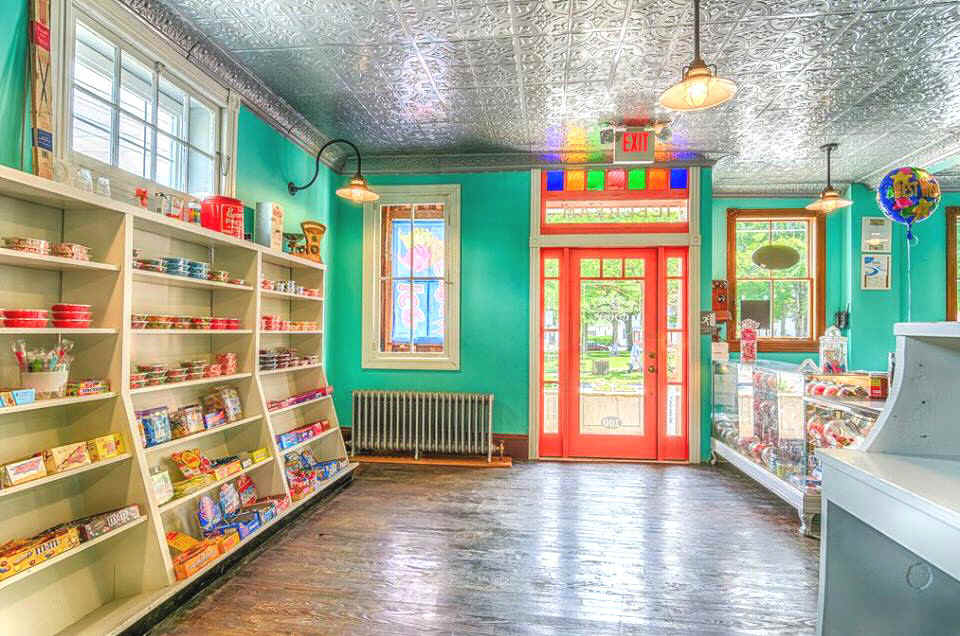 Old Fashioned Ice Cream Shops - America Soda Fountains